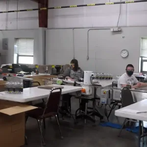 large work area to accommodate large jobs